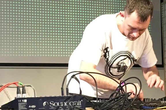 dBs student Jye Cramer performing live at Superbooth 2019
